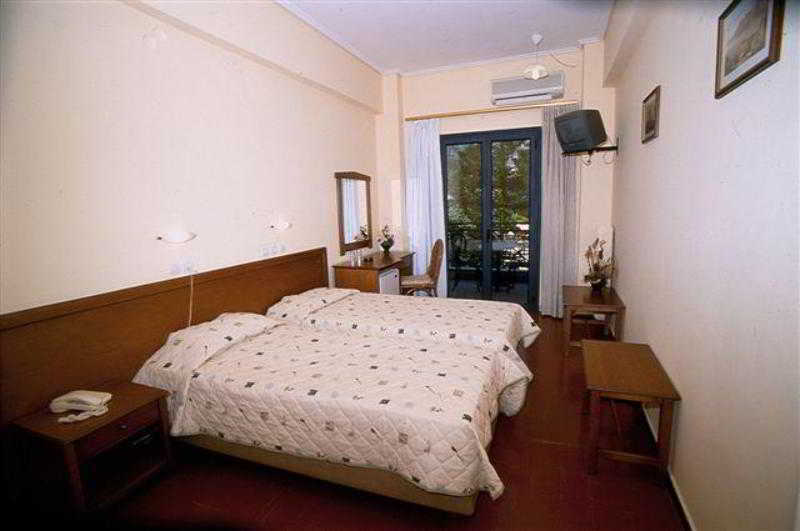 Hotel Bakos Loutráki Extérieur photo