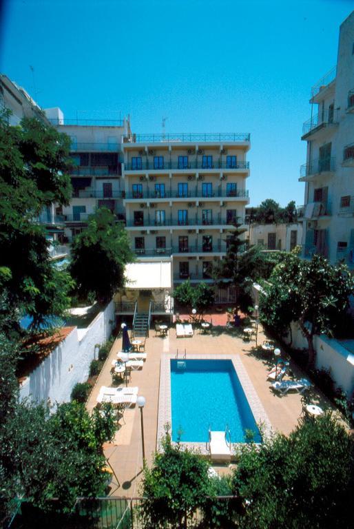 Hotel Bakos Loutráki Extérieur photo