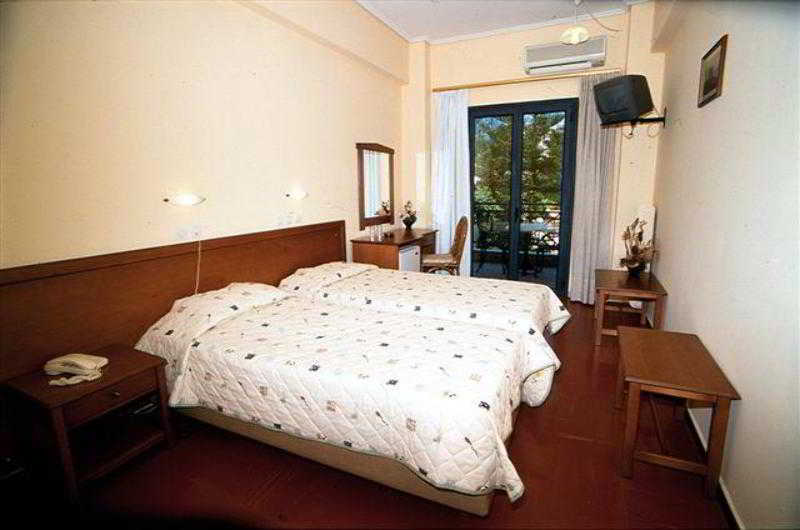 Hotel Bakos Loutráki Extérieur photo